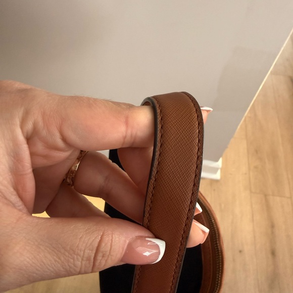 MICHAEL Michael Kors Black and Tan Shoulder Bag - Picture 4 of 5